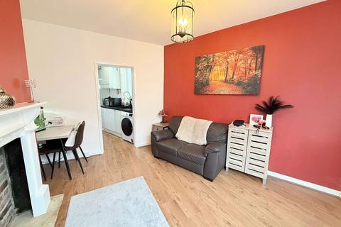 2 bedroom end of terrace house for sale, Duke Street, Glossop, SK13 8JD