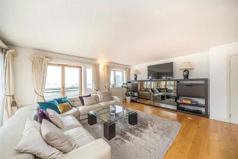 3 bedroom flat for sale, Renaissance Walk, London SE10
