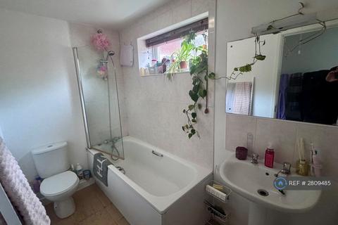 1 bedroom flat to rent, Drummond Road, Bournemouth, BH1