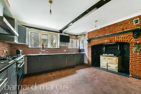 6 bedroom detached house to rent, London Road, Wallington