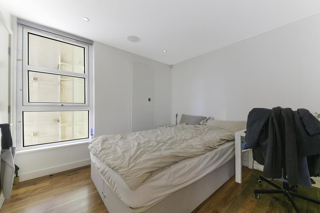 Apartment in Putney - View 3
