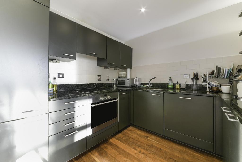 Apartment in Putney - More