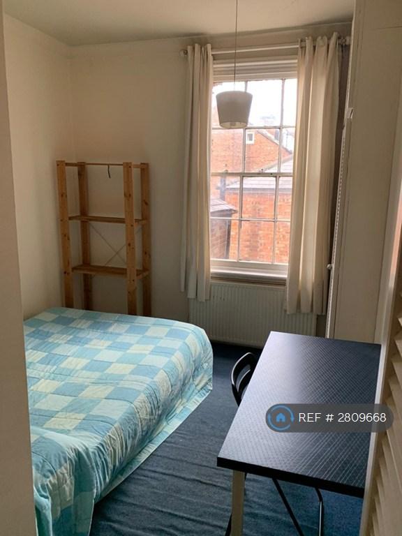 Middle Back Bedroom