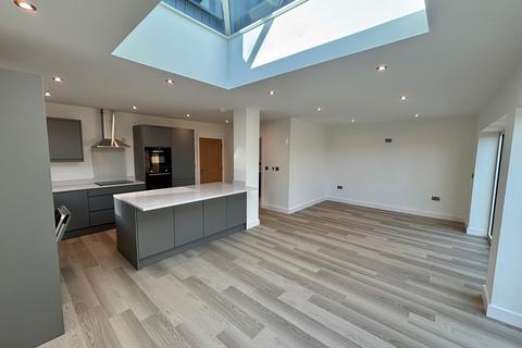 5 bedroom detached house to rent, The Old Coal Yard, Northwold, THETFORD