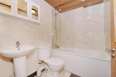 2 bedroom apartment to rent, Charing Cross Road