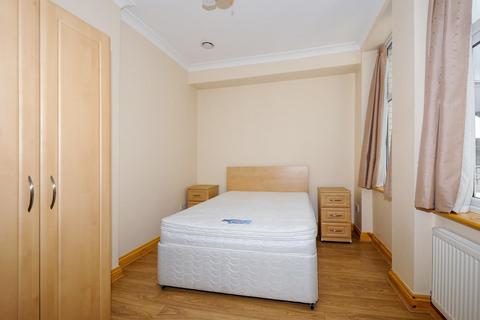 2 bedroom apartment to rent, Charing Cross Road