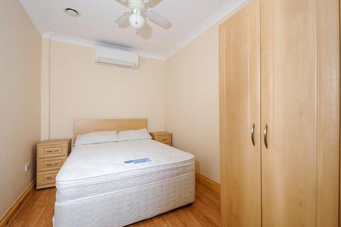 2 bedroom apartment to rent, Charing Cross Road