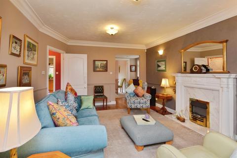 4 bedroom detached house for sale, Rosemullion Avenue, Tattenhoe, Milton Keynes