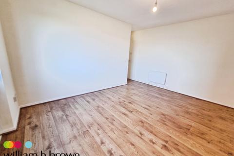 2 bedroom flat to rent, Crocus Way, Springfield, Chelmsford
