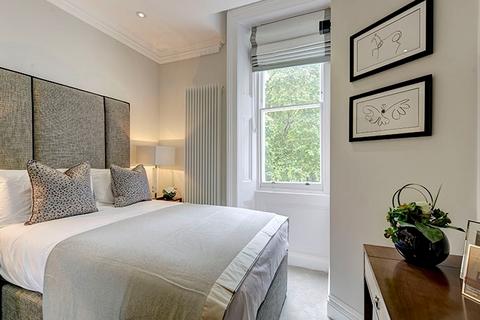 1 bedroom apartment to rent, Kensington Gardens Square, London