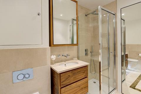 1 bedroom apartment to rent, Kensington Gardens Square, London
