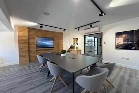 House to rent, Allied Way, Acton
