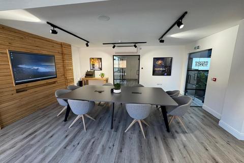 House to rent, Allied Way, Acton