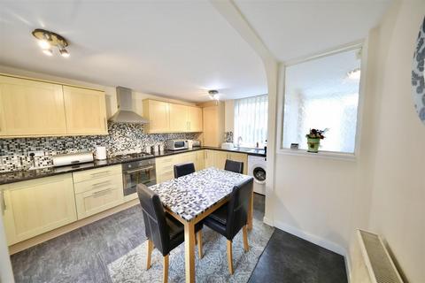 2 bedroom end of terrace house for sale, Deerhurst Grove, Bransholme, Hull