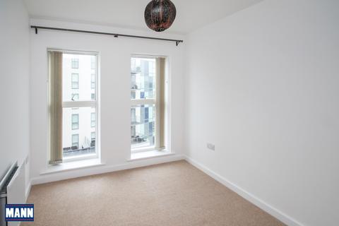 3 bedroom apartment to rent, Clovelly Place, Greenhithe, DA9