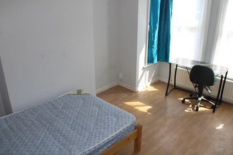undefined, Milton Road, Southampton, SO15