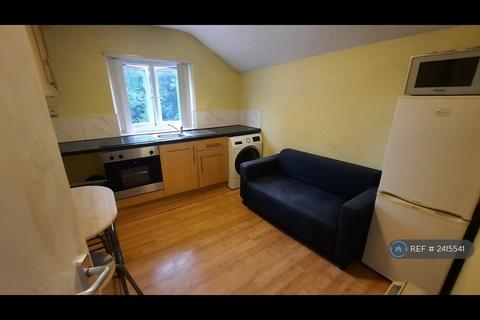 2 bedroom flat to rent, Granville Road, Manchester, M14