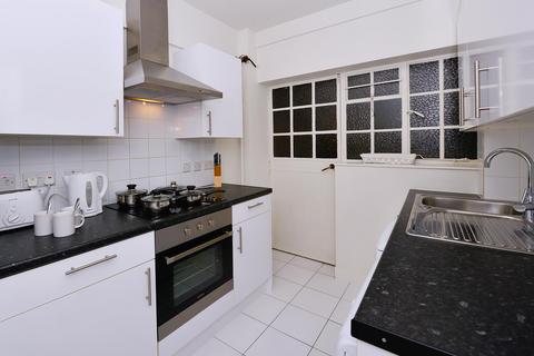 2 bedroom flat to rent, Fulham Road, Chelsea