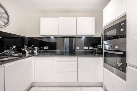 3 bedroom flat to rent, Woodley crescent, Cricklewood