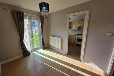 3 bedroom semi-detached house to rent, Barmouth Way, Liverpool L5