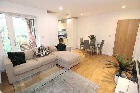 2 bedroom apartment to rent, Talbot Close, MITCHAM