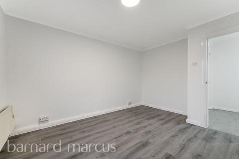 undefined, Trevithick Close, FELTHAM