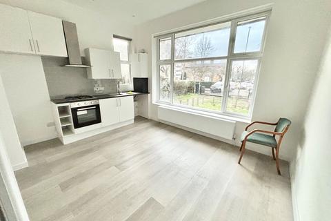 1 bedroom flat to rent, Aldrington Road, Furzedown, Streatham
