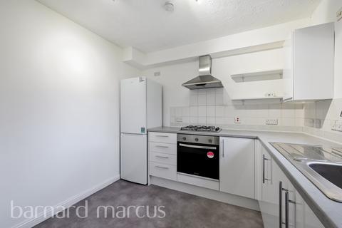 2 bedroom flat to rent, Chartwell Close, CROYDON