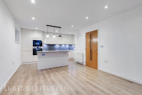 3 bedroom apartment to rent, Scott Avenue, LONDON