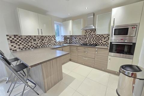 5 bedroom end of terrace house to rent, Coverdale Road, London