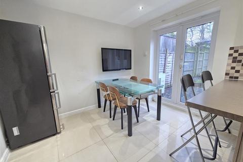 5 bedroom end of terrace house to rent, Coverdale Road, London