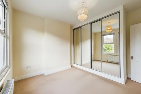 2 bedroom maisonette to rent, Gurdon Road, London