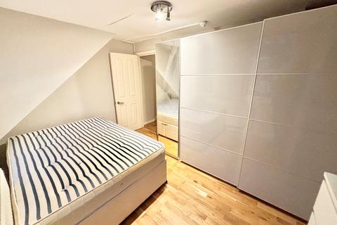 1 bedroom flat to rent, Aldrington Road, Furzedown, Streatham