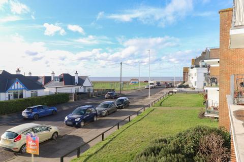 2 bedroom flat for sale, Minnis Road, Birchington, Kent, CT7