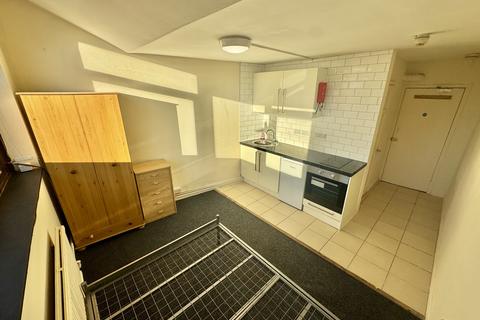 Studio to rent, St Augustines Street, NORWICH