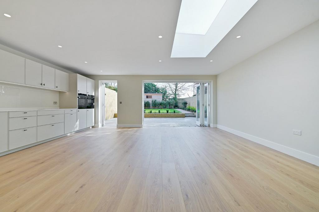 Dining/Kitchen