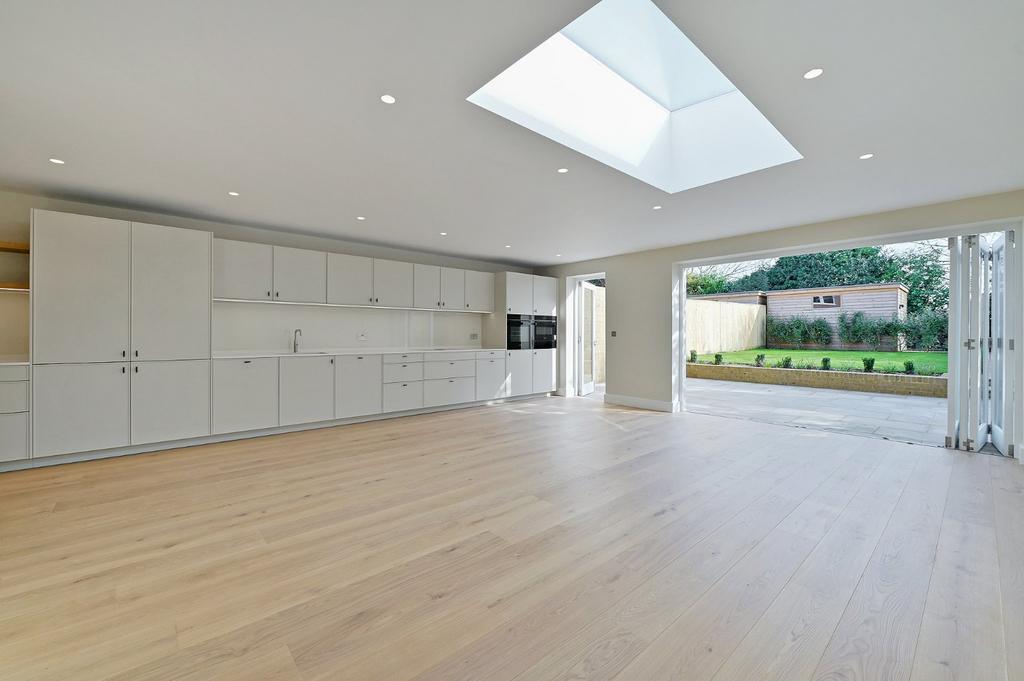 Dining/Kitchen