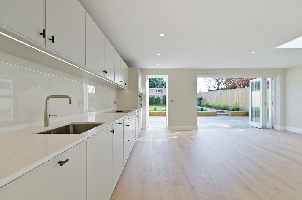 Dining/Kitchen