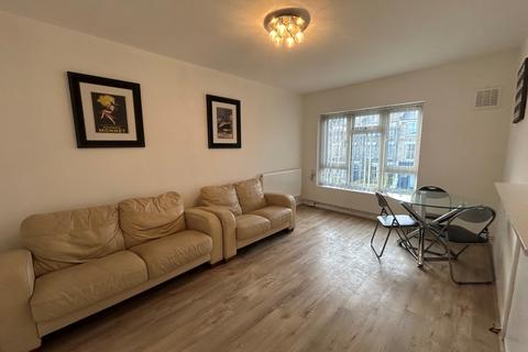 1 bedroom apartment to rent, Minford Gardens, LONDON