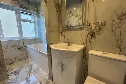 1 bedroom apartment to rent, Minford Gardens, LONDON