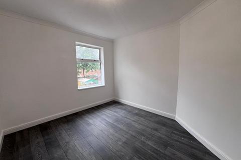 3 bedroom flat to rent, Milton Avenue, KING'S LYNN