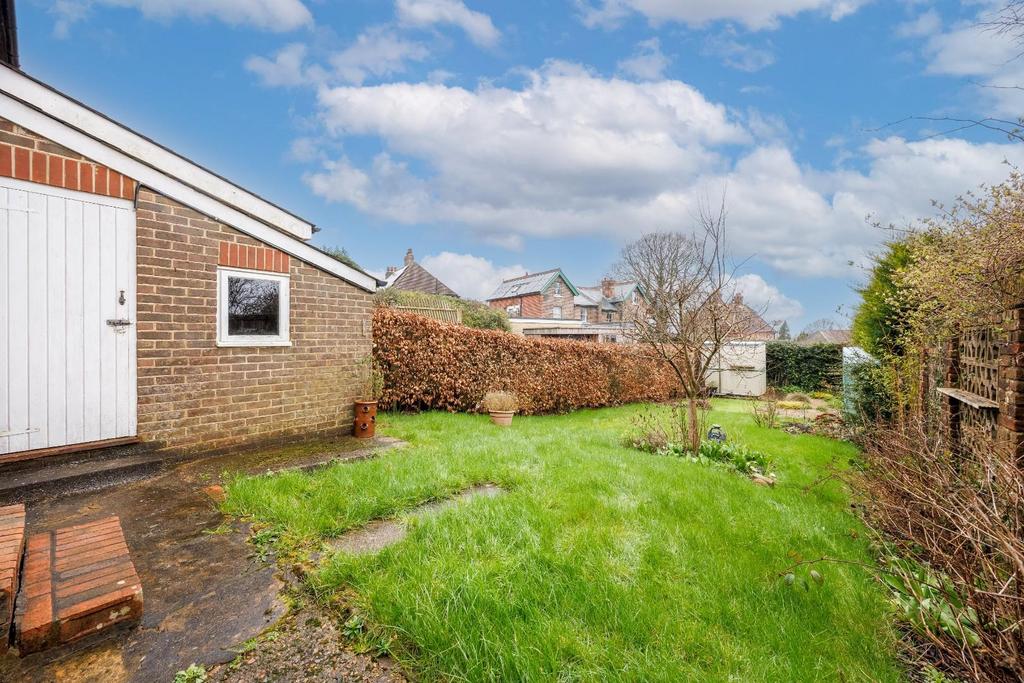 2 Roselea Pilmer Road Crowborough TN6 2 UE Roots Pro