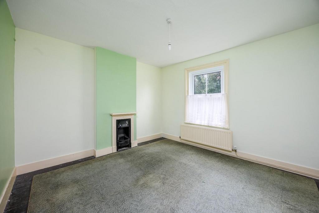 2 Roselea Pilmer Road Crowborough TN6 2 UE Roots Pro