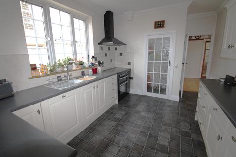 4 bedroom detached house for sale, Holden Way, Upminster RM14