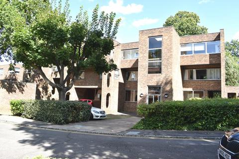 2 bedroom apartment to rent, Stroudwater Park, WEYBRIDGE, KT13