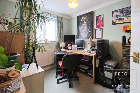 4 bedroom end of terrace house for sale, Honeysuckle Close, Paignton