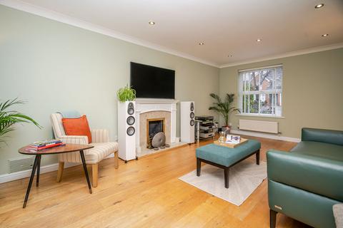 4 bedroom detached house for sale, Carnweather Court, Tattenhoe, Milton Keynes, MK4