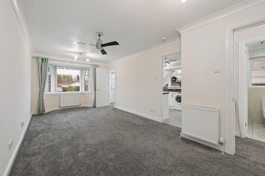Lounge/ Dining Area
