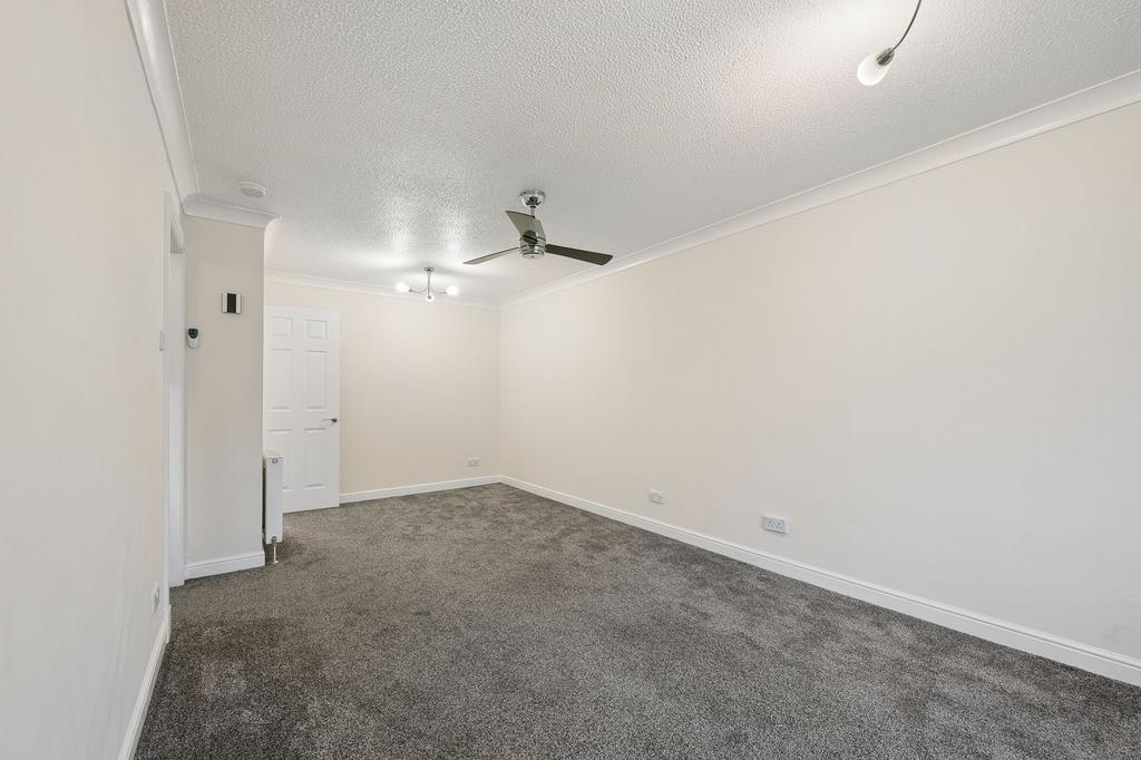 Lounge/ Dining Area