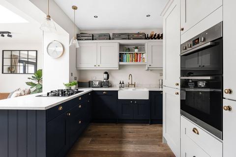3 bedroom end of terrace house for sale, Green Avenue, Northfields, Ealing, W13